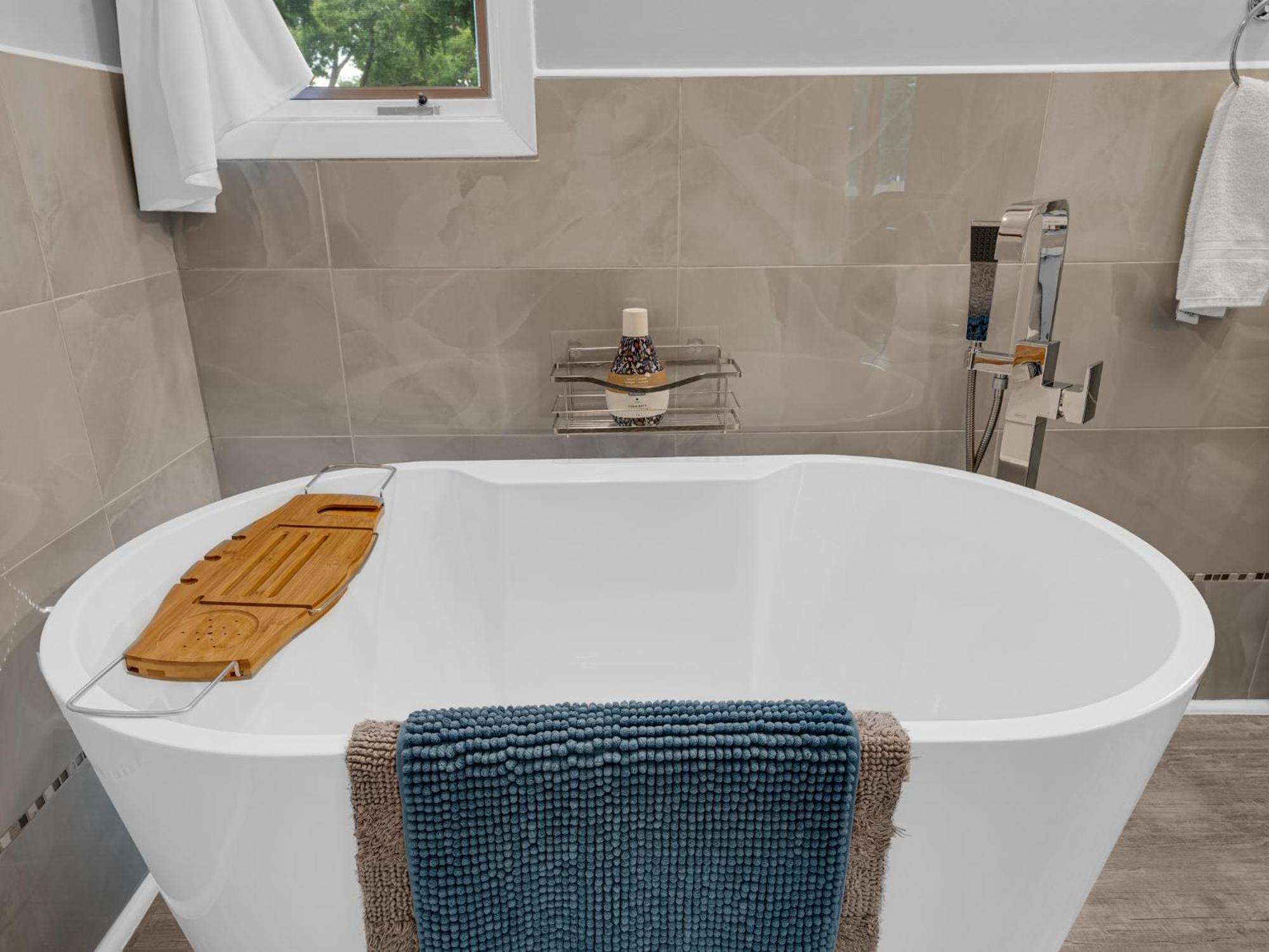 Coastal Suite #1 Cozy Suite #2 - Seacliff Beach Suites Leamington Eksteriør billede